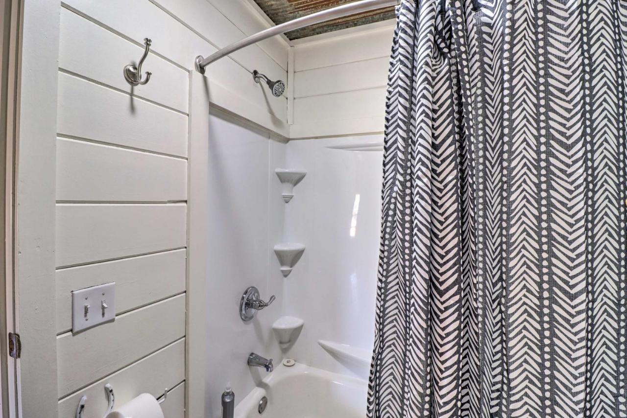 Cheery Pet-Friendly Studio With Shared Fire Pit Mountain View Ngoại thất bức ảnh
