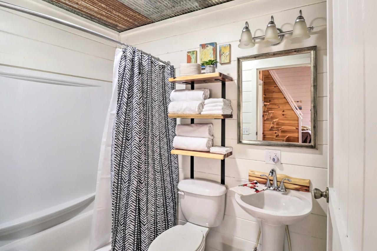Cheery Pet-Friendly Studio With Shared Fire Pit Mountain View Ngoại thất bức ảnh